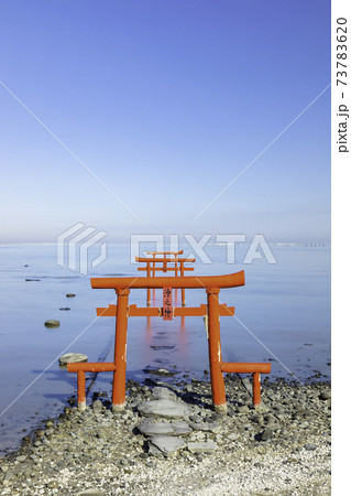 有明海の神秘的な風景 大魚神社の海中鳥居 佐賀県 の写真素材 7376