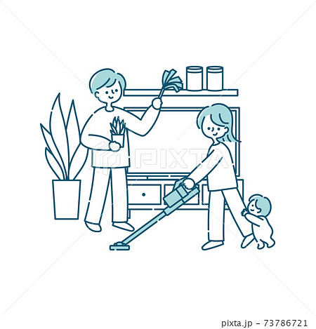 掃除をする夫婦と赤ちゃん 73786721