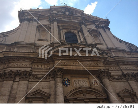 イタリアのローマにある歴史的建造物の写真素材