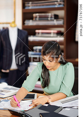 Tailor drawing fashion sketch Tailor drawing fashion sketch 73787396