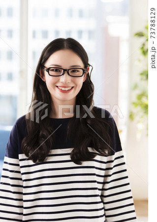 メガネ女子 73788129
