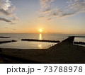 日本海の夕日 73788978