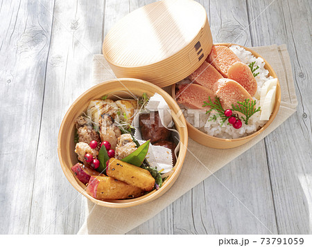 手作りのおいしい曲げわっぱのお弁当【焼たらこ】 73791059
