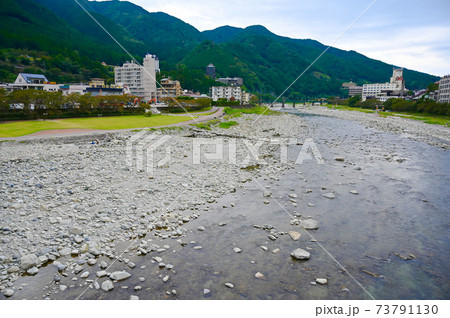 下呂温泉　噴泉池　飛騨川　下呂市 73791130