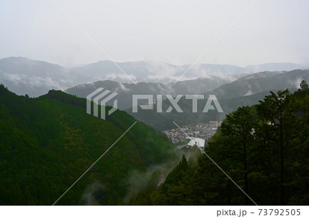 郡上八幡城　山並み　郡上市 73792505