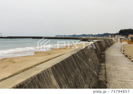 茨城県日立市　川尻海水浴場の防潮堤 73794857