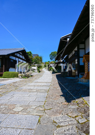 馬籠宿 石畳 町並み 中山道 木曽路 馬籠宿 石畳 町並み 中山道 木曽路 73796060