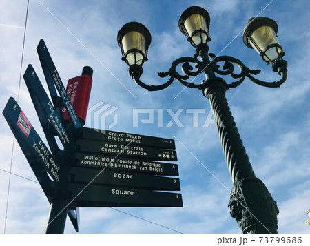 おしゃれな道案内の写真素材