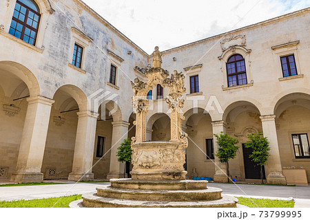 レッチェ大聖堂付属神学校 イタリアの写真素材