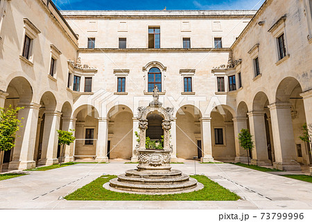 レッチェ大聖堂付属神学校 イタリアの写真素材