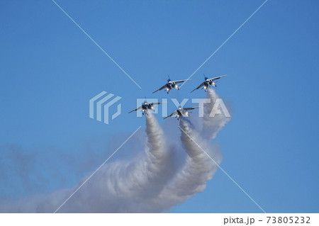 ブルーインパルス 航空自衛隊 戦闘機 飛行機 入間基地 ブルーインパルス 航空自衛隊 戦闘機 飛行機 入間基地 73805232