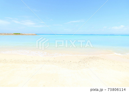 沖縄の海 砂浜 沖縄の海 砂浜 73806114