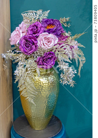 Golden Vase Flowers 73809405
