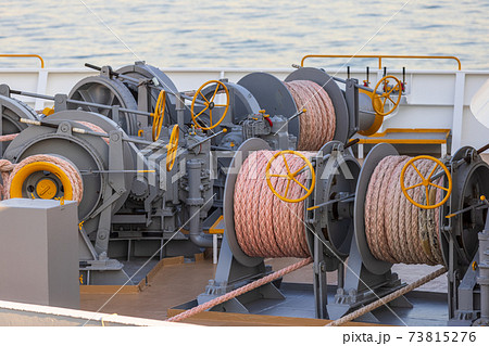 船舶の係留索用ウインチ 73815276
