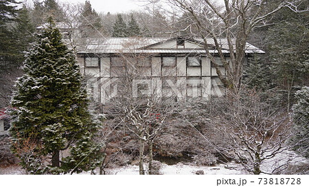 軽井沢、万平ホテル中庭 73818728