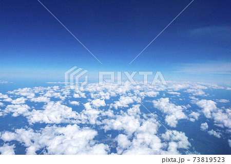 雲の上の青空の写真素材 [73819523] - PIXTA