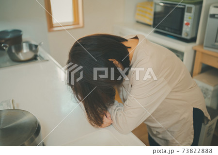 主婦の悩み 73822888