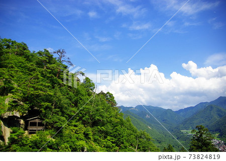 梅雨明けを迎えた宝珠山 立石寺『山寺』 梅雨明けを迎えた宝珠山 立石寺『山寺』 73824819