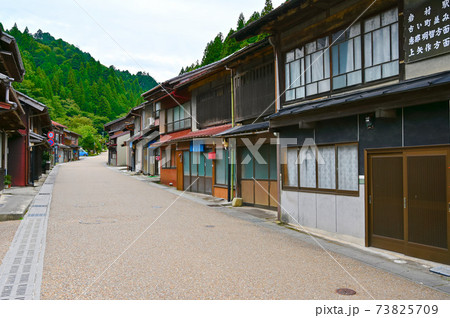 岩村　本町　古い街並み　岐阜県恵那市 73825709