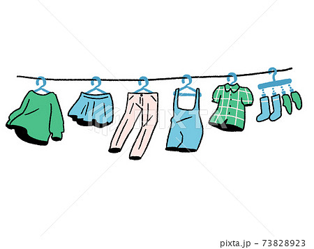 干してある洗濯物 女性ものの衣類 のイラスト素材 7323