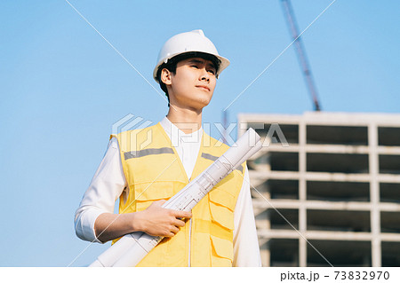 Man architect 73832970
