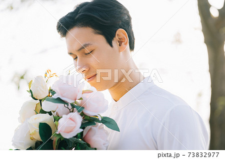 Man romantic 73832977