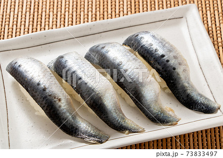 イワシ(酢〆)にぎり寿司。 73833497