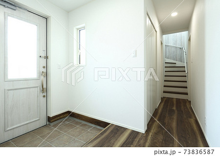 新築住宅の玄関と階段 イメージ 73836587