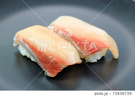 ぶりの握り鮨 73836739