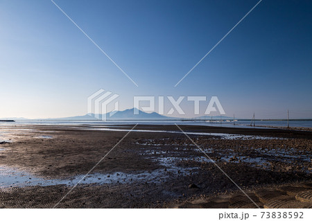 青空の長部田海床路 青空の長部田海床路 73838592