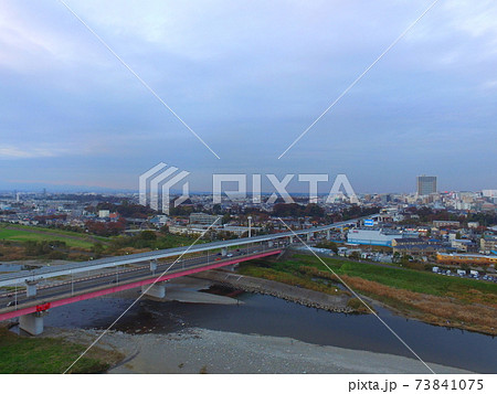 多摩都市モノレール線・JR立川駅方面をドローンで空撮(東京都日野市) 多摩都市モノレール線・JR立川駅方面をドローンで空撮(東京都日野市) 73841075