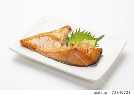 銀鮭かま塩焼き 銀鮭かま塩焼き 73849723
