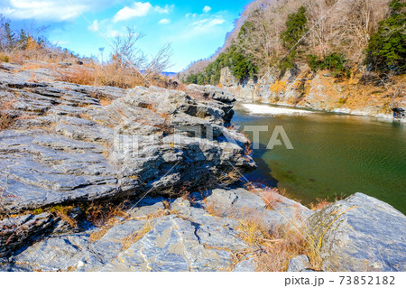 長瀞の岩畳と秩父赤壁1 長瀞の岩畳と秩父赤壁1 73852182