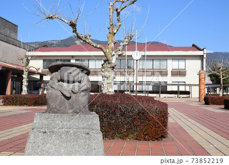 えびの市立文化センター前の「田の神さあ」 えびの市立文化センター前の「田の神さあ」 73852219