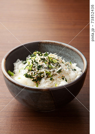 野沢菜ちりめんじゃこご飯 73852436