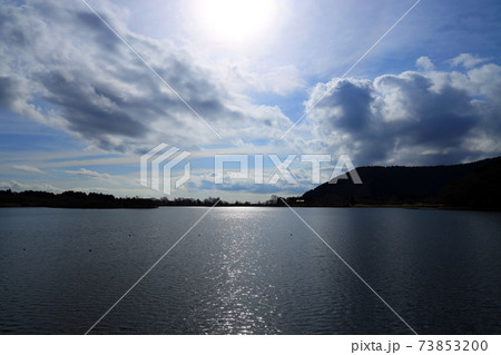 静岡県富士宮市の田貫湖から見る2021年の富士山（世界遺産）、冬、雪山、日本一【1月】 73853200