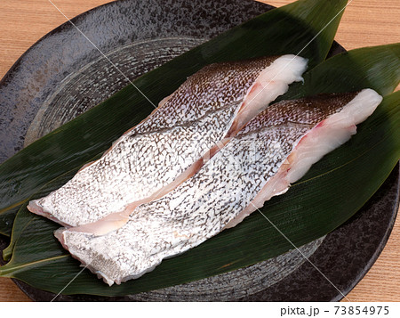 マダラの切り身 マダラの切り身 73854975