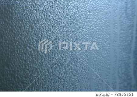 結露した窓ガラス 73855251
