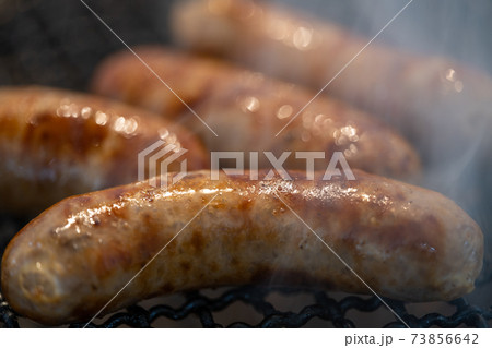フランクフルトソーセージ 七輪で炭火焼き フランクフルトソーセージ 七輪で炭火焼き 73856642