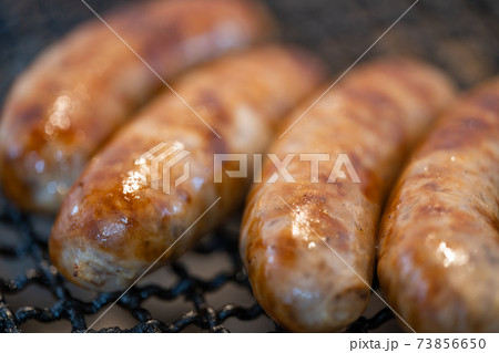 フランクフルトソーセージ 七輪で炭火焼き フランクフルトソーセージ 七輪で炭火焼き 73856650