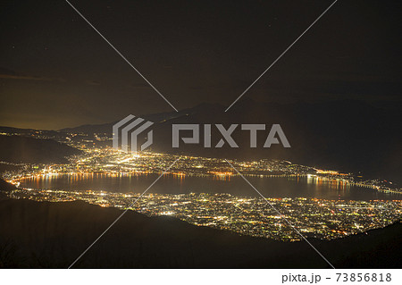 長野県 高ボッチ高原から見た諏訪湖の夜景 諏訪・岡谷 長野県 高ボッチ高原から見た諏訪湖の夜景 諏訪・岡谷 73856818
