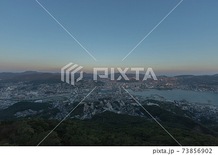 稲佐山からの長崎市街地夕景 稲佐山からの長崎市街地夕景 73856902