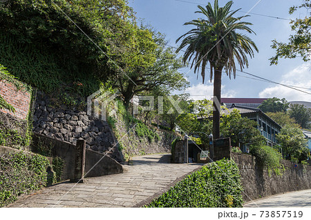 晴天のオランダ坂　長崎市東山手 73857519