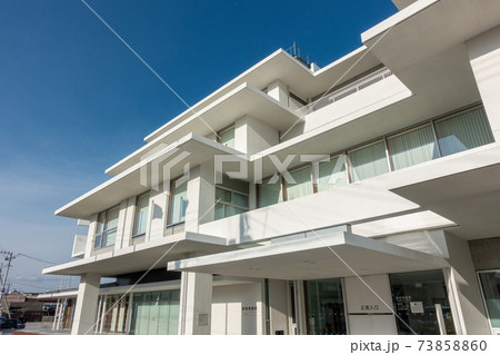 田村市役所　ユニバーサルデザイン　青空 73858860