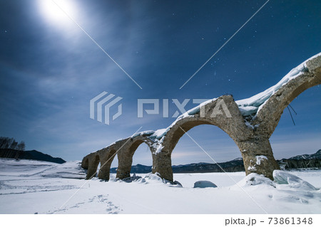 星空のタウシュベツ川橋梁 73861348