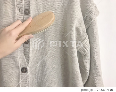 洋服ブラシの使い方 服のお手入れ 洋服ブラシの使い方 服のお手入れ 73861436