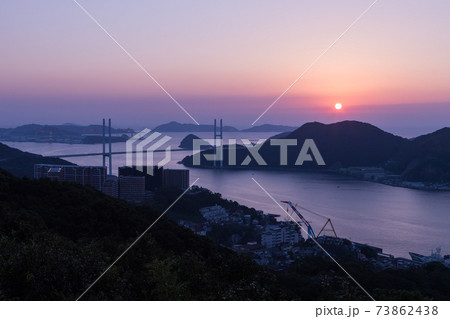 鍋冠山公園展望台からのながさき女神大橋夕景 鍋冠山公園展望台からのながさき女神大橋夕景 73862438