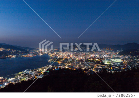 鍋冠山公園展望台からの長崎市街地夜景 73862557
