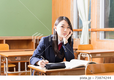 女子　教室 