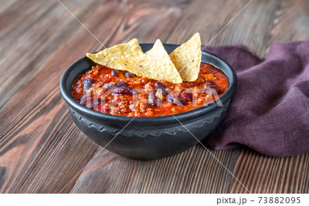 Bowl of chili con carne 73882095